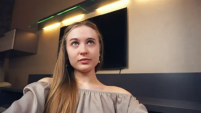 Snapshot of QuennaCoote chatting on March 6, 2025, 1:14 pm QuennaCoote online show from March 6, 2025, 1:14 pm