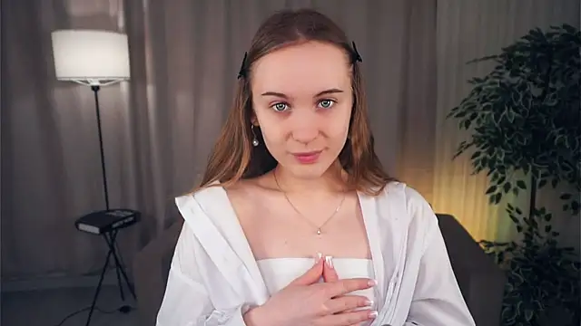 Snapshot of QuennaCoote chatting on March 18, 2025, 5:52 am QuennaCoote online show from March 18, 2025, 5:52 am