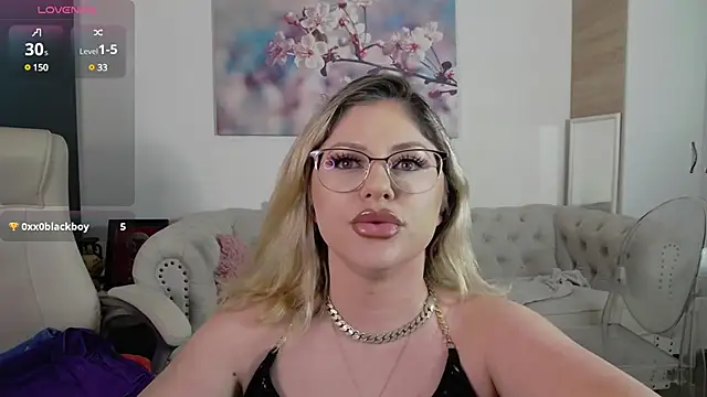 JanelleBrown  online show from March 7, 2025, 4:44 pm