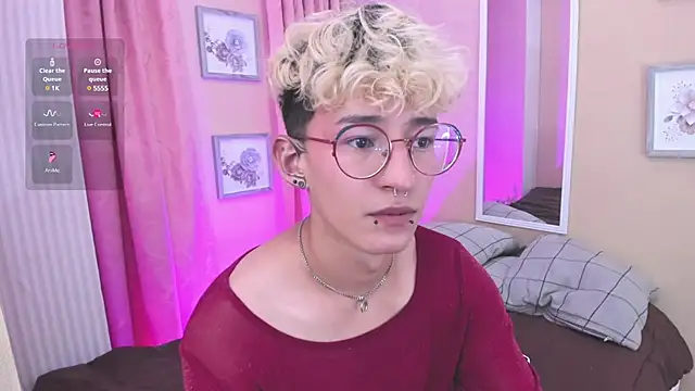 iiangel  online show from March 5, 2025, 4:02 am