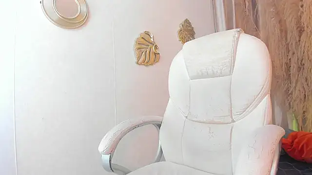 iiangel  online show from September 11, 2025, 2:33 am