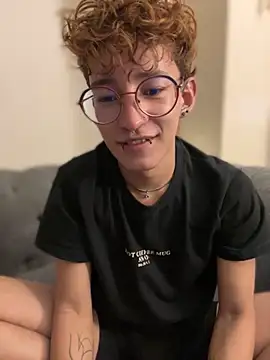 iiangel  online show from October 3, 2025, 10:51 pm