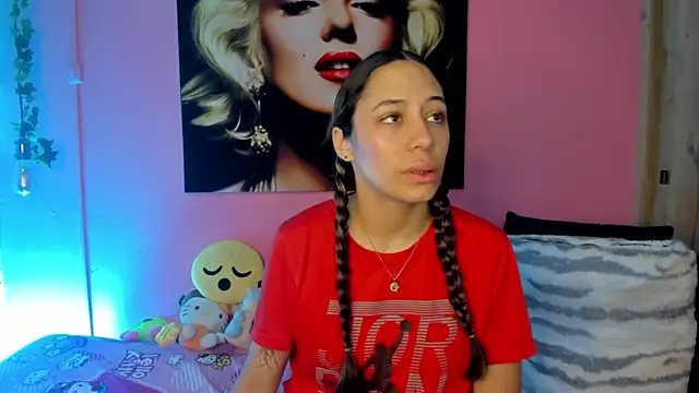 Snapshot of TANIA_06 chatting on July 19, 2026, 1:15 pm TANIA 06 online show from July 19, 2026, 1:15 pm