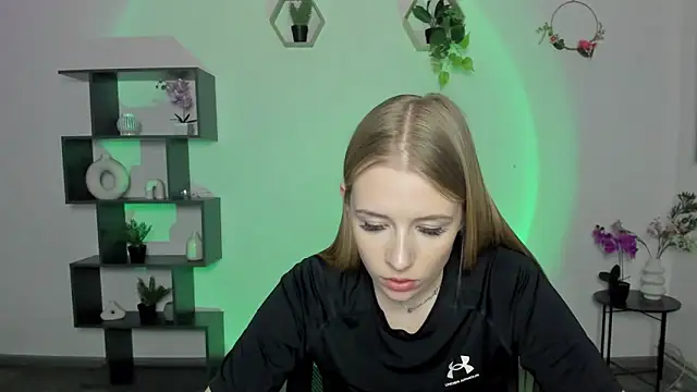 Snapshot of AnnNorriss chatting on March 17, 2025, 4:22 pm AnnNorriss online show from March 17, 2025, 4:22 pm