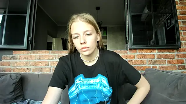 Snapshot of AnnNorriss chatting on September 25, 2025, 3:05 pm AnnNorriss online show from September 25, 2025, 3:05 pm