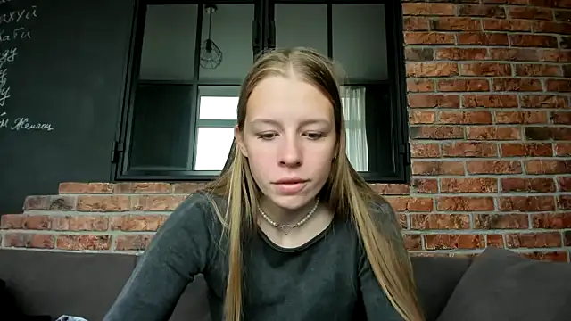 Snapshot of AnnNorriss chatting on October 4, 2025, 5:16 am AnnNorriss online show from October 4, 2025, 5:16 am