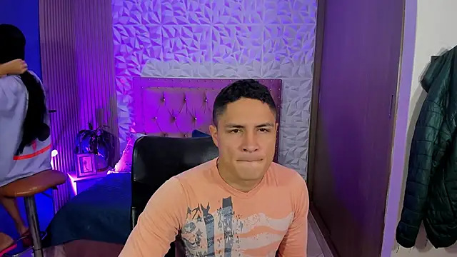 Snapshot of SaraClub_JY chatting on October 7, 2025, 10:40 pm SaraClub JY online show from October 7, 2025, 10:40 pm