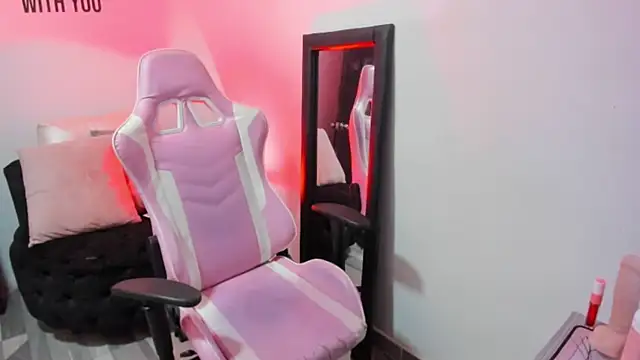 Zamira Taylor online show from March 15, 2025, 7:38 pm