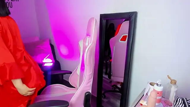 Zamira Taylor online show from March 19, 2025, 8:43 pm