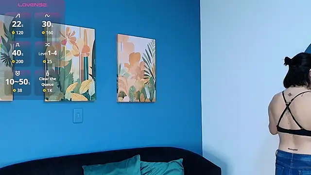 Zamira Taylor online show from October 23, 2025, 3:50 am