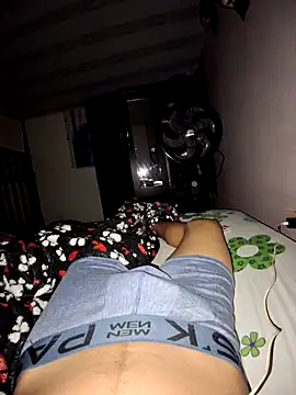 Snapshot of mikytoo chatting on December 16, 2025, 7:35 am mikytoo online show from December 16, 2025, 7:35 am