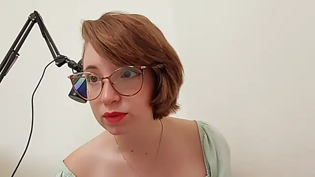 Snapshot of Elise_Nyx chatting on September 17, 2025, 12:18 pm Elise Nyx online show from September 17, 2025, 12:18 pm