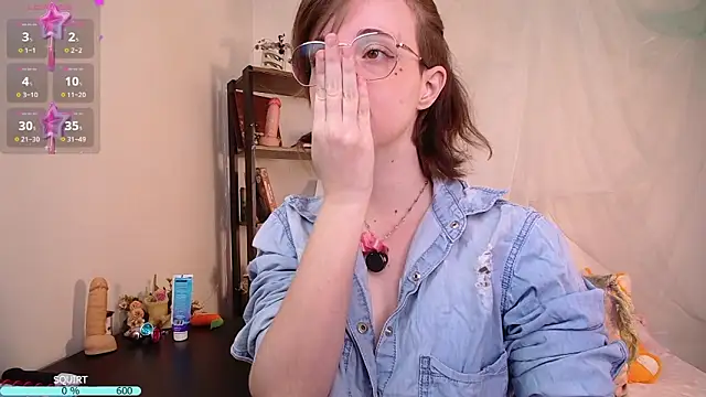 Snapshot of Elise_Nyx chatting on May 13, 2026, 1:52 pm Elise Nyx online show from May 13, 2026, 1:52 pm