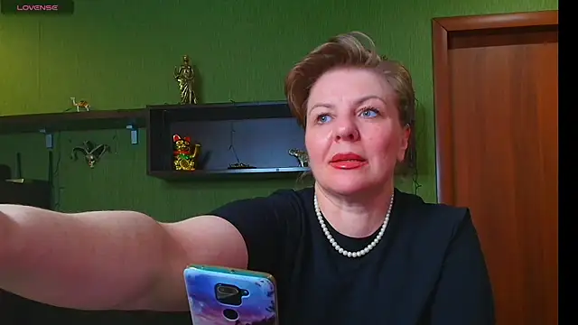 VeronikawGold online show from April 27, 2026, 8:07 pm
