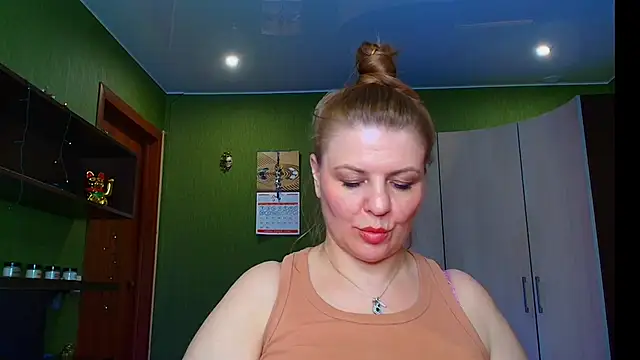 Snapshot of VeronikawGold chatting on June 10, 2026, 11:46 pm VeronikawGold online show from June 10, 2026, 11:46 pm