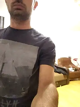 Snapshot of andreiiiii2025 chatting on March 10, 2025, 3:09 pm andreiiiii2025 online show from March 10, 2025, 3:09 pm