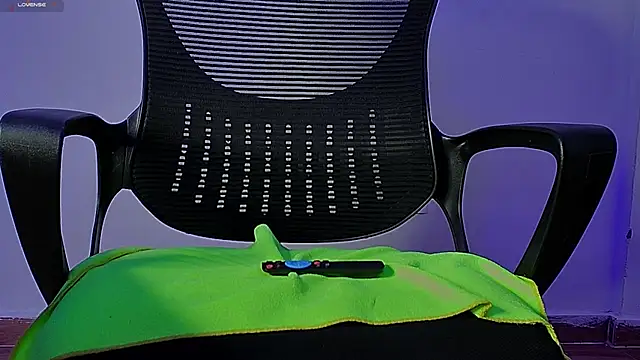 Donathoo1 online show from March 17, 2025, 5:16 pm