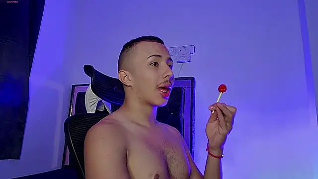 Donathoo1 online show from February 19, 2026, 11:56 pm