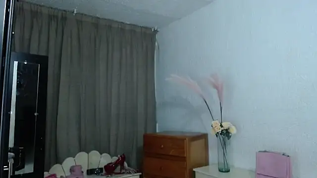 EngelCristaly online show from September 29, 2025, 3:22 am