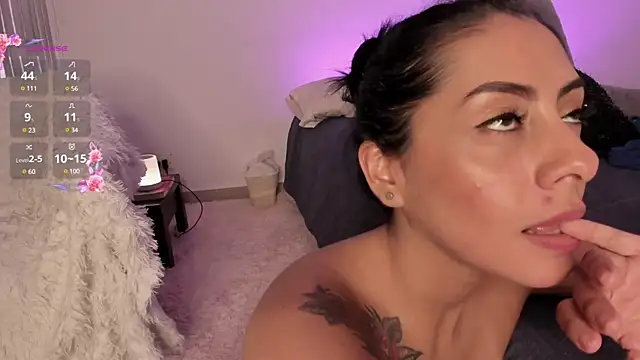 Snapshot of _lucianapalmer chatting on March 4, 2025, 6:50 pm lucianapalmer online show from March 4, 2025, 6:50 pm