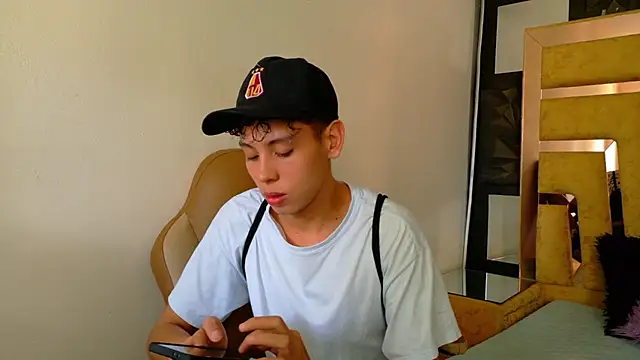 Snapshot of Noahoconor chatting on September 14, 2025, 7:02 pm Noahoconor online show from September 14, 2025, 7:02 pm