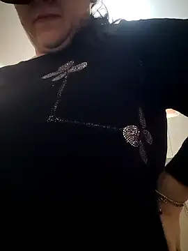 Snapshot of Dolcecurvy chatting on March 18, 2025, 2:04 pm Dolcecurvy online show from March 18, 2025, 2:04 pm