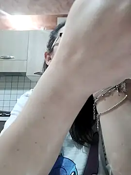 Snapshot of Dolcecurvy chatting on October 25, 2025, 10:04 pm Dolcecurvy online show from October 25, 2025, 10:04 pm