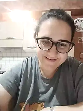 Snapshot of Dolcecurvy chatting on November 1, 2025, 10:34 pm Dolcecurvy online show from November 1, 2025, 10:34 pm