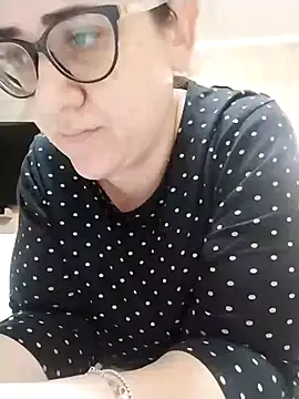 Snapshot of Dolcecurvy chatting on November 14, 2025, 3:44 pm Dolcecurvy online show from November 14, 2025, 3:44 pm