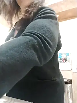 Snapshot of Dolcecurvy chatting on November 15, 2025, 10:37 pm Dolcecurvy online show from November 15, 2025, 10:37 pm