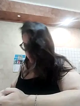 Snapshot of Dolcecurvy chatting on November 18, 2025, 8:19 am Dolcecurvy online show from November 18, 2025, 8:19 am