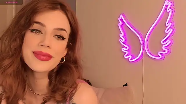 Snapshot of FrancescaFerra chatting on December 16, 2025, 6:13 pm FrancescaFerra online show from December 16, 2025, 6:13 pm