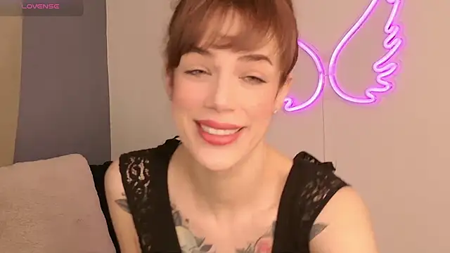 Snapshot of FrancescaFerra chatting on February 8, 2026, 1:47 pm FrancescaFerra online show from February 8, 2026, 1:47 pm