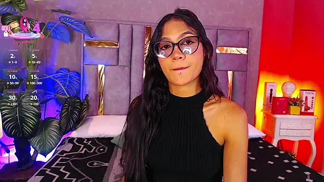 Tyla Ks online show from December 3, 2025, 7:45 pm