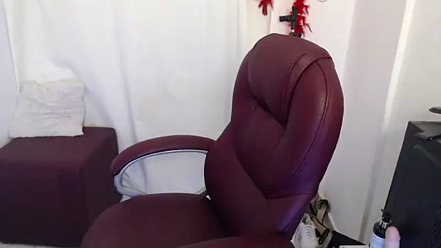 Mature 2025 online show from March 13, 2026, 3:51 pm