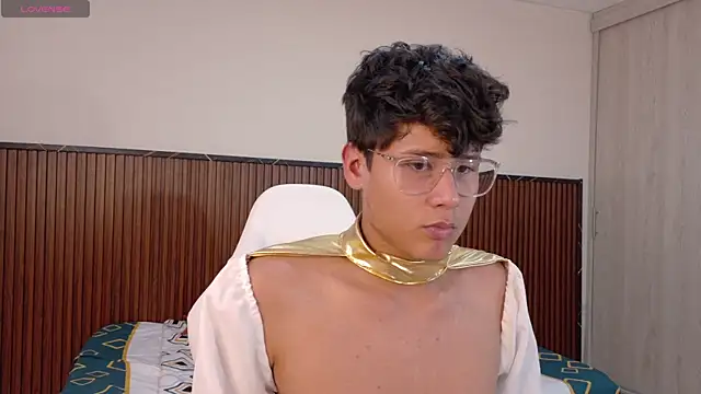 Snapshot of Raiden__Boy chatting on February 26, 2025, 9:05 pm Raiden Boy online show from February 26, 2025, 9:05 pm