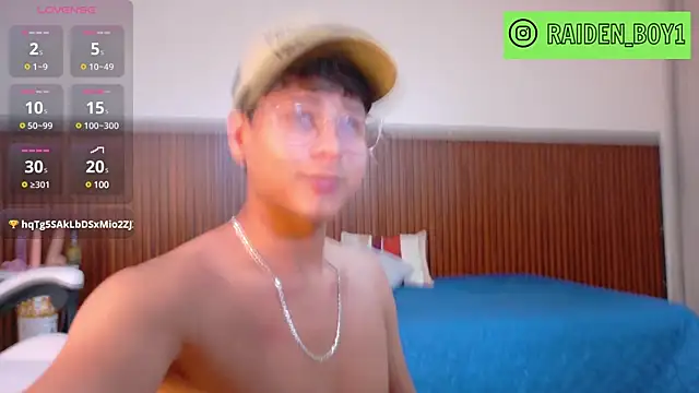 Snapshot of Raiden__Boy chatting on March 14, 2025, 8:06 pm Raiden Boy online show from March 14, 2025, 8:06 pm