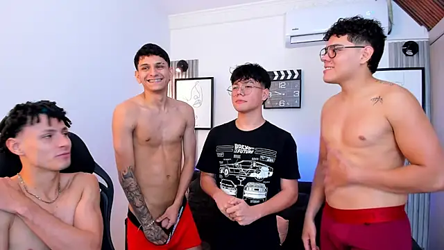 Snapshot of Fun_BoysW chatting on October 21, 2025, 8:20 pm Fun BoysW online show from October 21, 2025, 8:20 pm