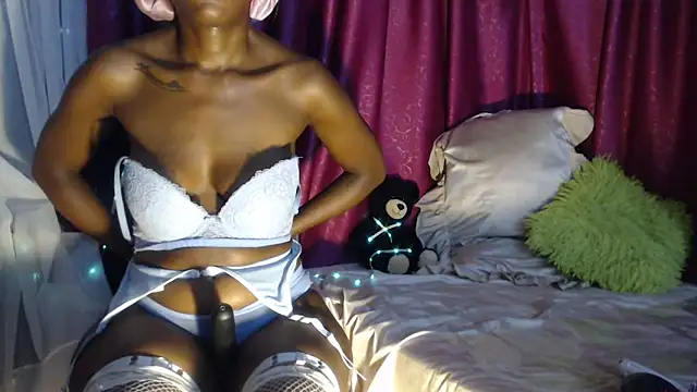 Snapshot of xxTatiannaxx chatting on March 5, 2025, 2:14 am xxTatiannaxx online show from March 5, 2025, 2:14 am