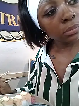 xxTatiannaxx online show from June 1, 2026, 1:46 pm