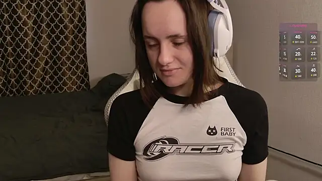 Luna Loveee online show from November 25, 2025, 5:18 am