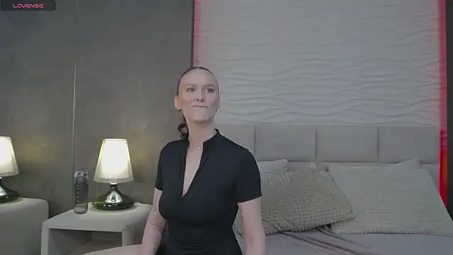 Snapshot of NatalyRose_ chatting on March 3, 2025, 4:56 pm NatalyRose online show from March 3, 2025, 4:56 pm