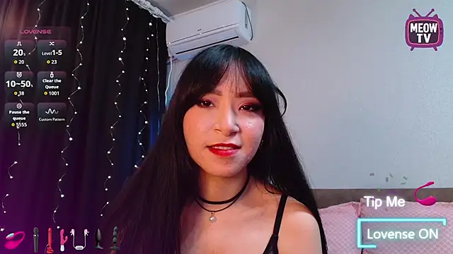 miyakimi0101 online show from October 9, 2025, 11:58 pm