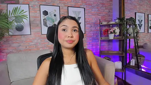 Lucia Brown  online show from September 26, 2025, 3:49 pm