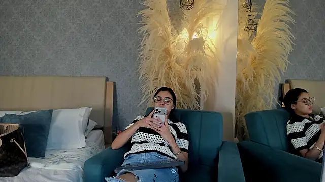 Lucia Brown  online show from March 11, 2026, 3:40 pm