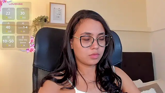 Lucia Brown  online show from July 2, 2026, 8:59 pm