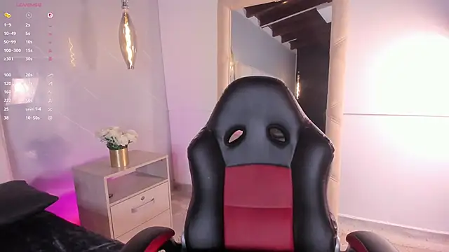 Keyla lage online show from December 2, 2025, 8:15 pm