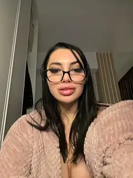 Mia Splash online show from December 20, 2025, 1:07 pm