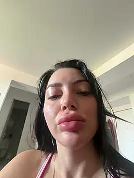 Snapshot of Mia_Splash chatting on July 31, 2026, 8:58 am Mia Splash online show from July 31, 2026, 8:58 am