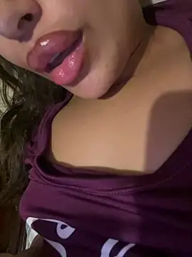 Snapshot of Sexlove1xo chatting on July 18, 2026, 7:34 am Sexlove1xo online show from July 18, 2026, 7:34 am
